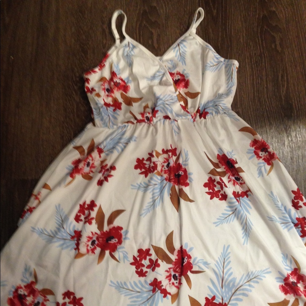 Floral patterned spaghetti strap sundress small